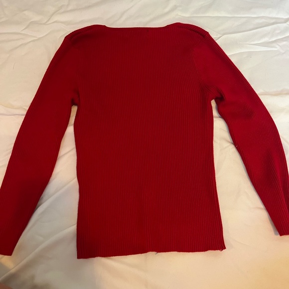 Red sweater - Picture 3 of 3